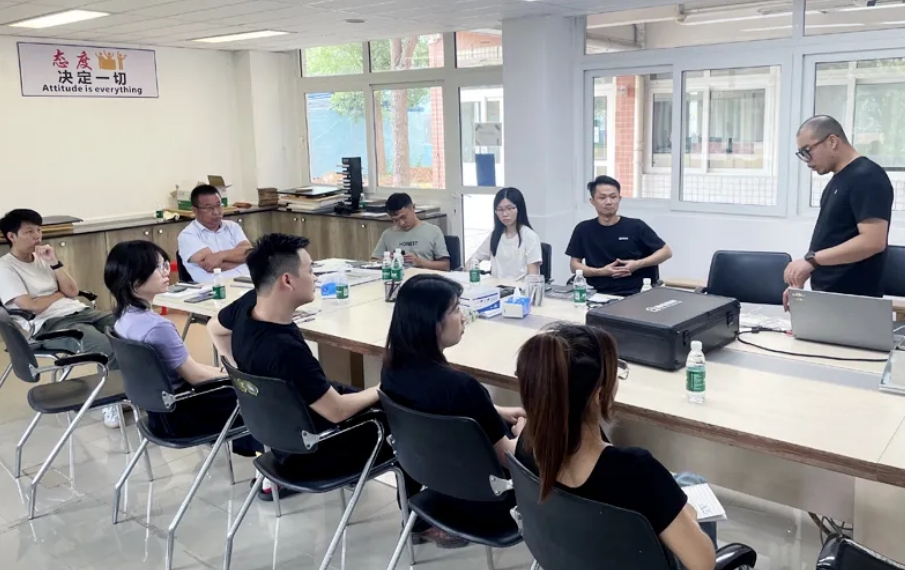 嘉韬照明与广东领尚产品交流座谈会