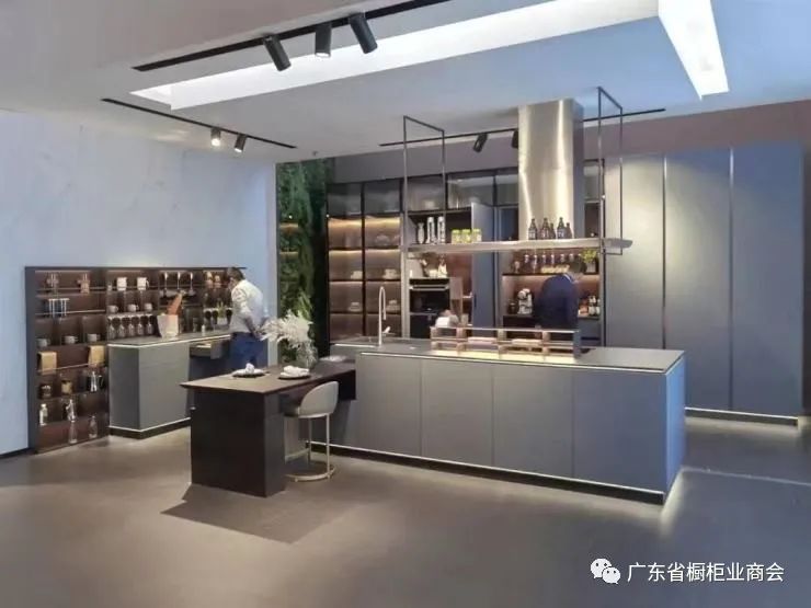 专访 | 常务副会长单位——百能不锈钢橱柜王文闩：精准把握自身定位，携手推动行业健康发展配图2