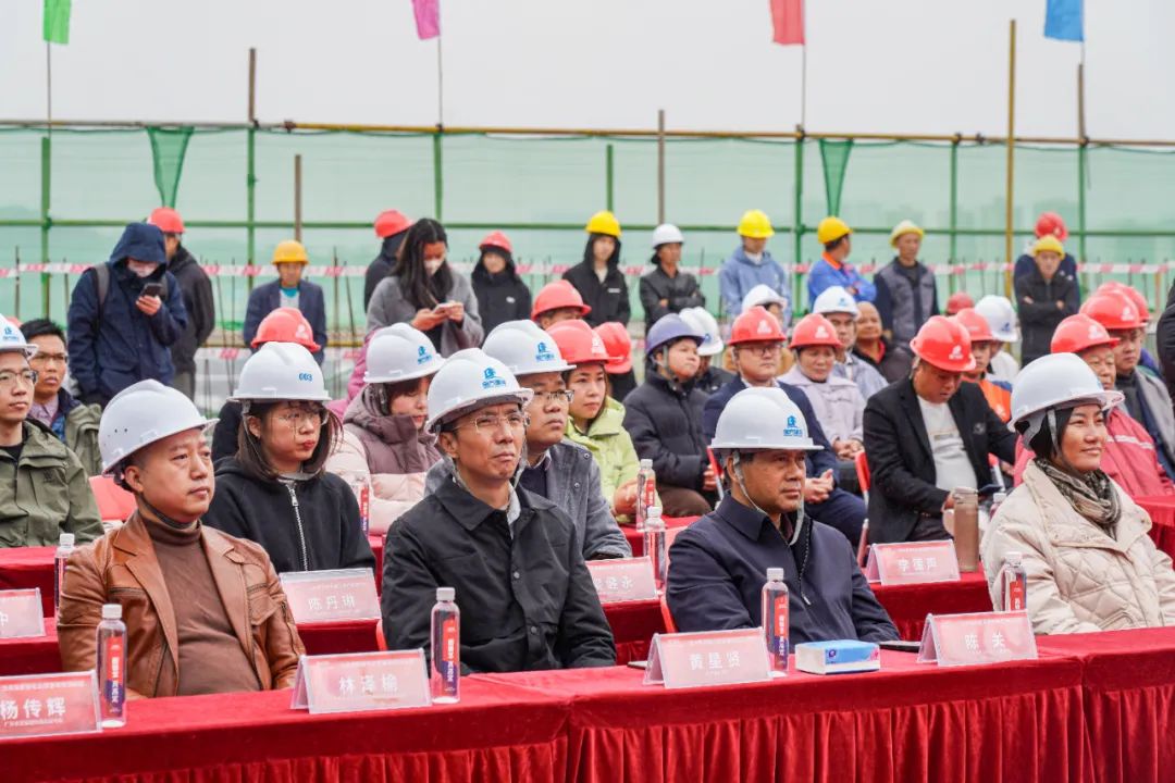 荣耀封顶·擘画未来——祝贺法迪奥数智化总部基地封顶大吉配图1