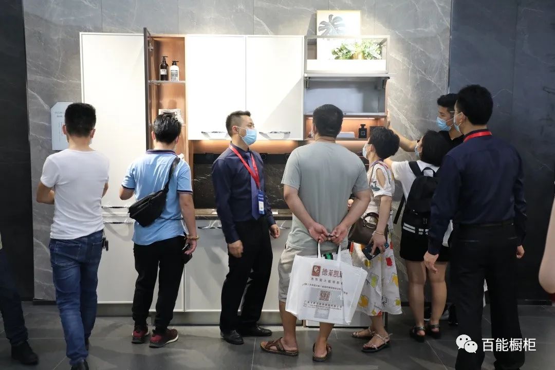 百能家居参展2020中国建博会(广州)第一天配图3